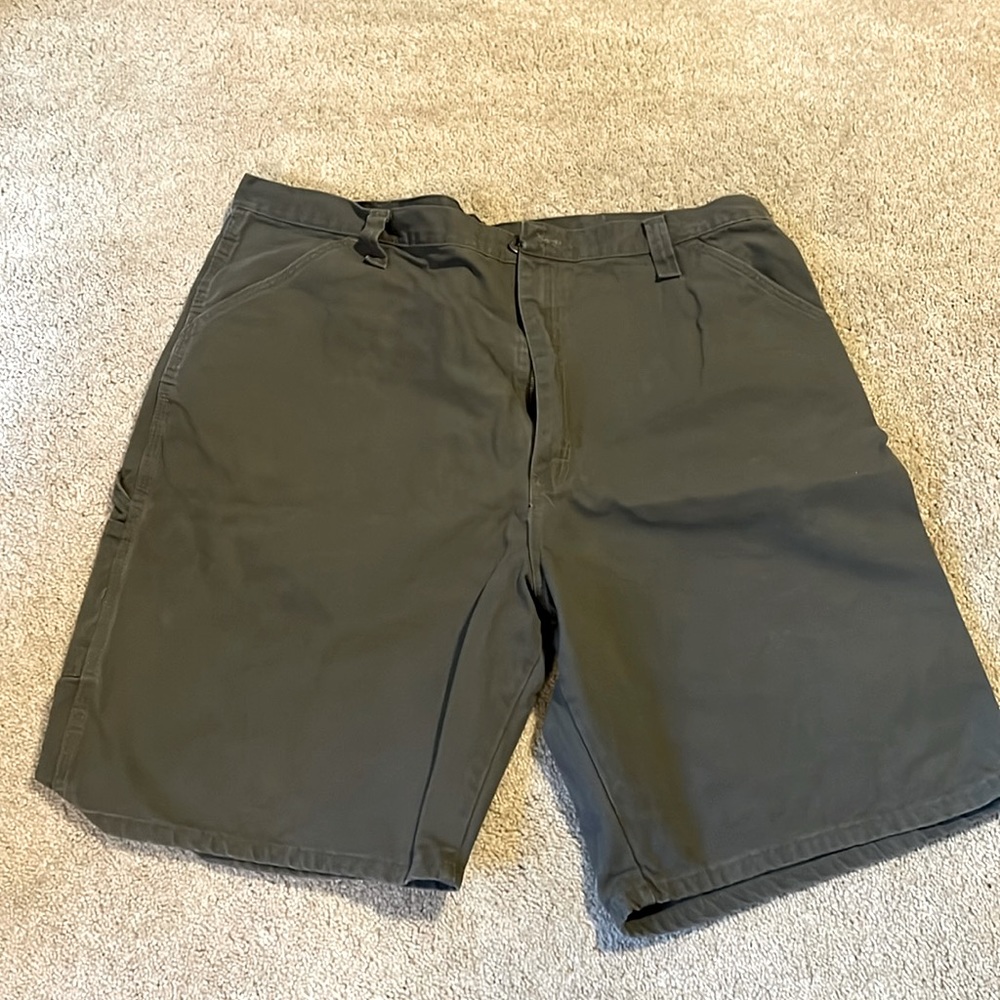 Men’s Wrangler utility shorts